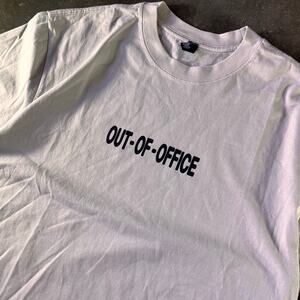 Modern Out of office fishing novelty Spellout funny graphic t-shirt men’s large